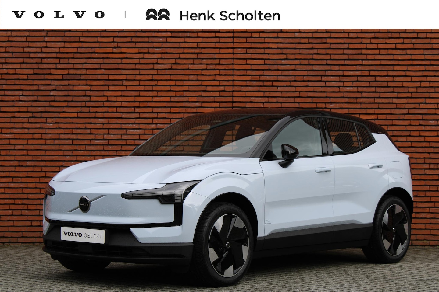 Volvo EX30 - Single Motor Extended Range Plus 69 kWh | Trekhaak | All-Season banden | Stoel-/stuurwielv - AutoWereld.nl
