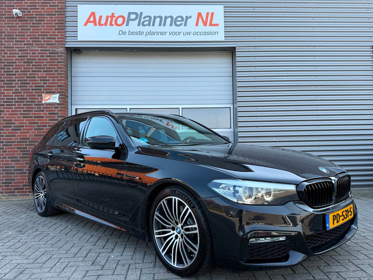 BMW 5-serie Touring - 530d Executive M Sport! Cruise! H/K! Navi! - AutoWereld.nl