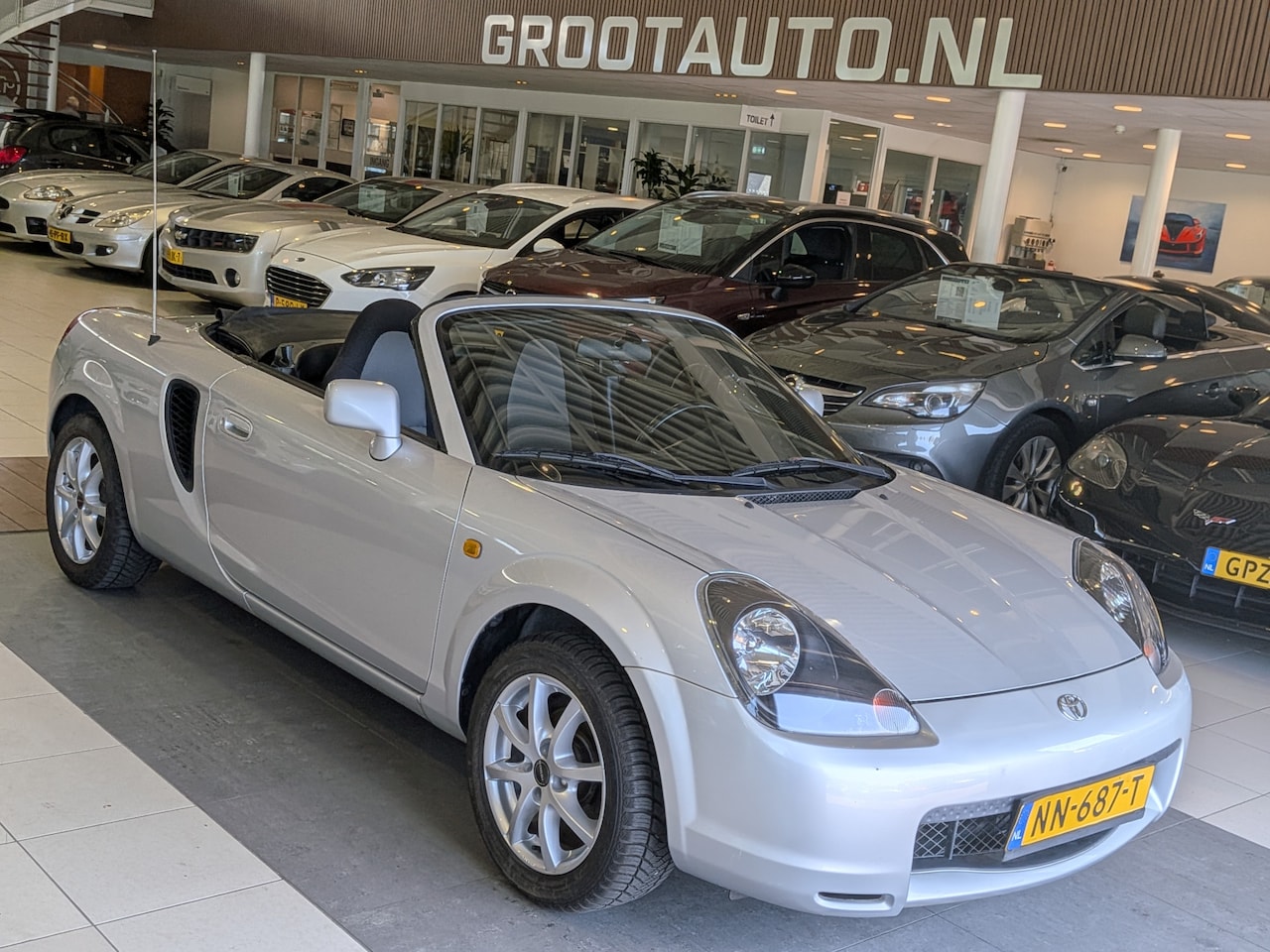 Toyota MR 2 - 1.8-16v VVT-i Cabrio, Sportstoelen, Stuurbekrachtiging - AutoWereld.nl