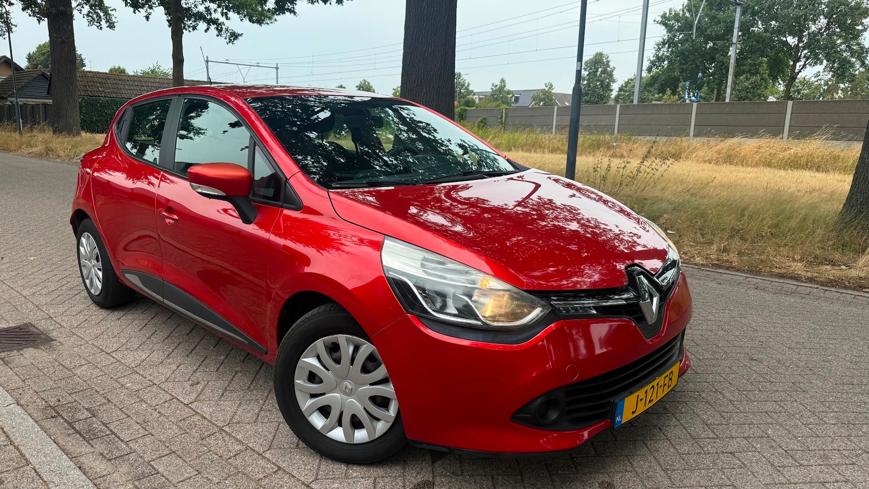 Renault Clio - 0.9 TCe Expression 2015 NIEUWE APK - AutoWereld.nl