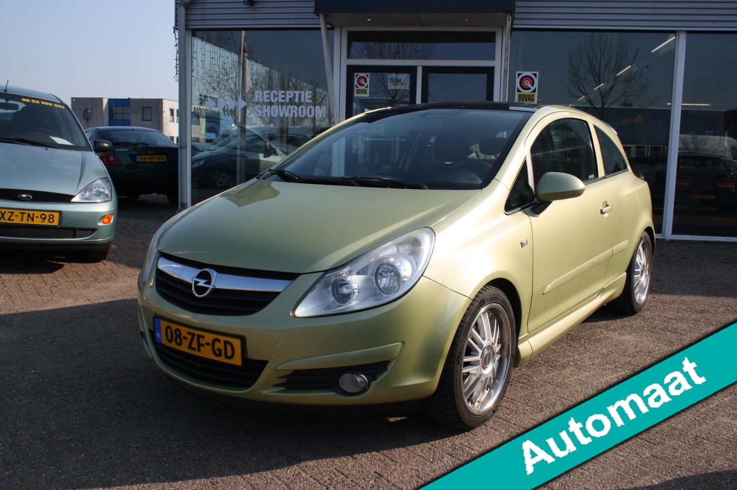 Opel Corsa - 1.2-16V Enjoy AUTOMAAT - AutoWereld.nl