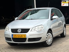Volkswagen Polo - 1.4-16V Comfortline 5-DEURS AUTOMAAT AIRCO/CRUISE/ISOFIX | KEURIGE AUTO