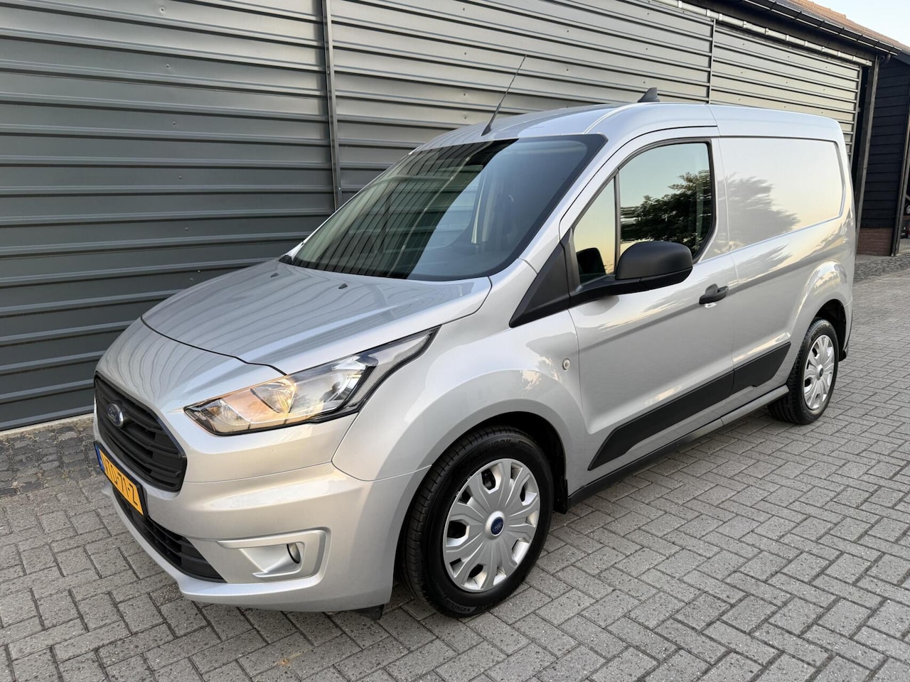 Ford Transit Connect - 1.0 Benz, Airco Camera Navi Dealer onderhouden - AutoWereld.nl