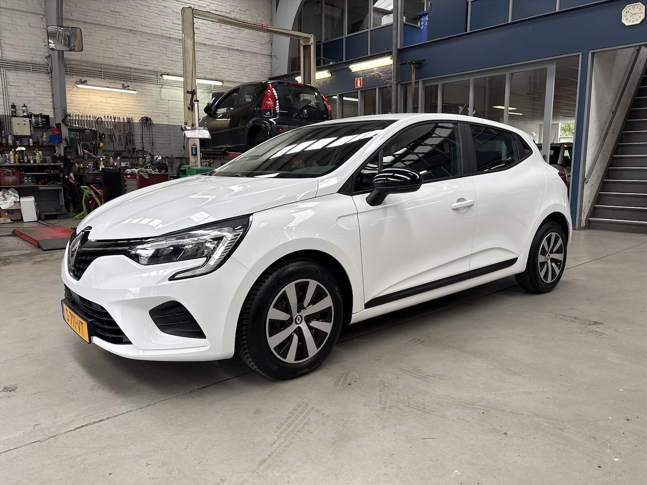 Renault Clio - 1.0 TCe 90pk GPF Equilibre | Apple carplay / Android auto | Parkeersensoren | Bluetooth | - AutoWereld.nl