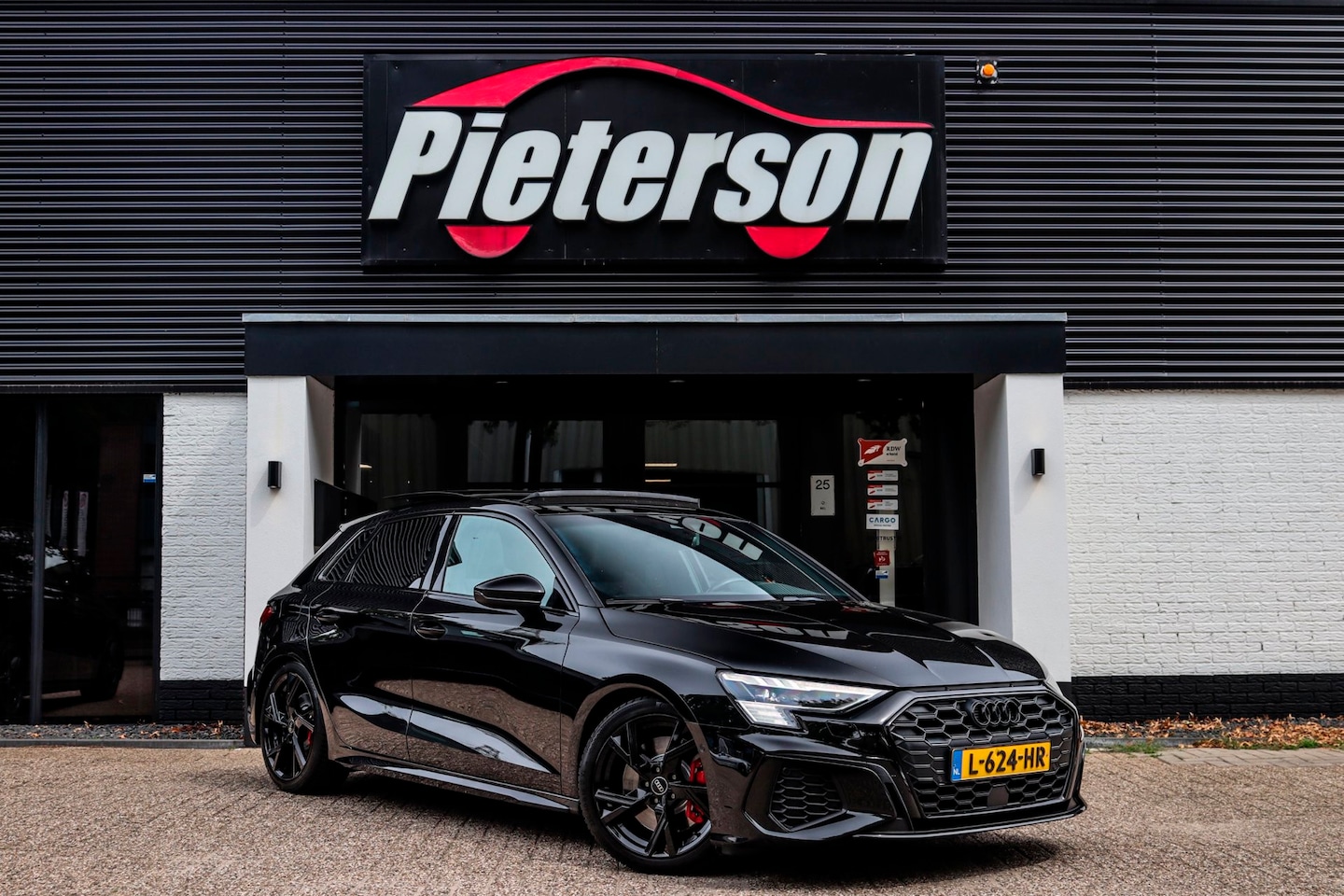 Audi A3 Sportback - 45 TFSI e 3x S-Line Competition PANO RS - AutoWereld.nl
