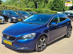 Volvo V40 - 2.0 D2 Ocean Race Business|Pano|Camera|Navi|PDC|Xenon / Led|Voll leder|Trekhaak|Voll optie