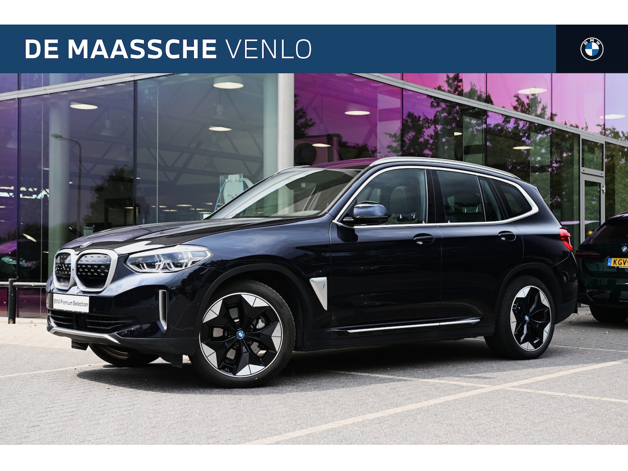 BMW iX3 - High Executive / Trekhaak / Sportstoelen / Adaptieve LED / Comfort Access / Head-Up / Park - AutoWereld.nl