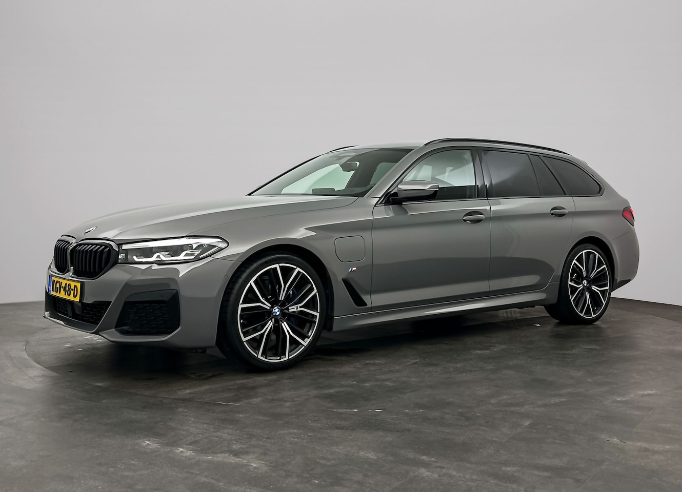 BMW 5-serie Touring - 530e High Executive M-Sport - AutoWereld.nl