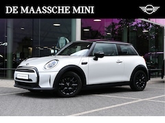 MINI Cooper - Hatchback Classic Automaat / Panoramadak / Sportstoelen / Achteruitrijcamera / 16" LM Vict
