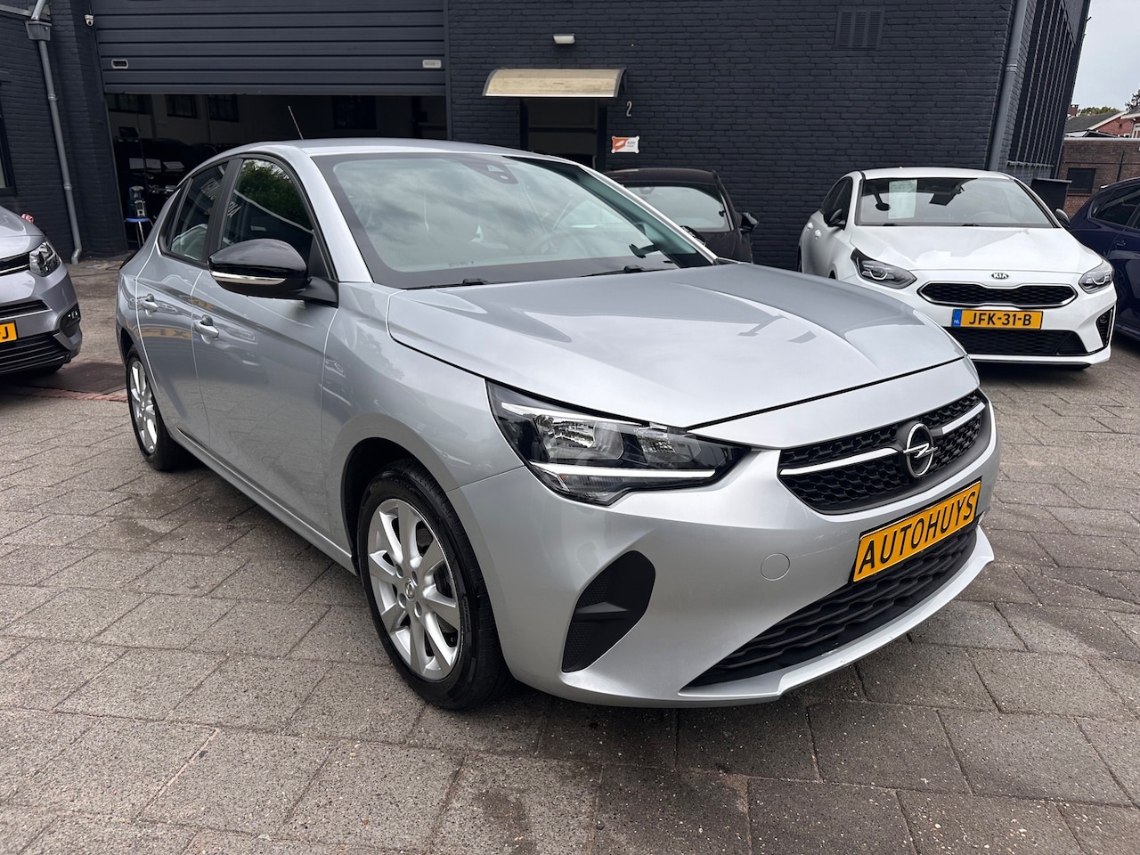 Opel Corsa - 1.2i|Slechts 29000km!!!!|Airco - AutoWereld.nl