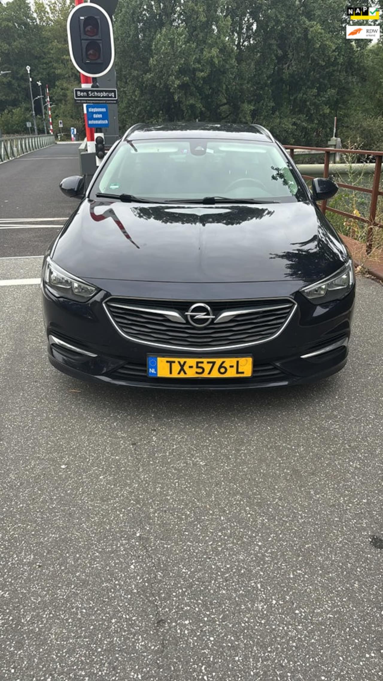 Opel Insignia Sports Tourer - 1.5 Turbo Business Executive Full Option *Schade Passagierszijde* - AutoWereld.nl