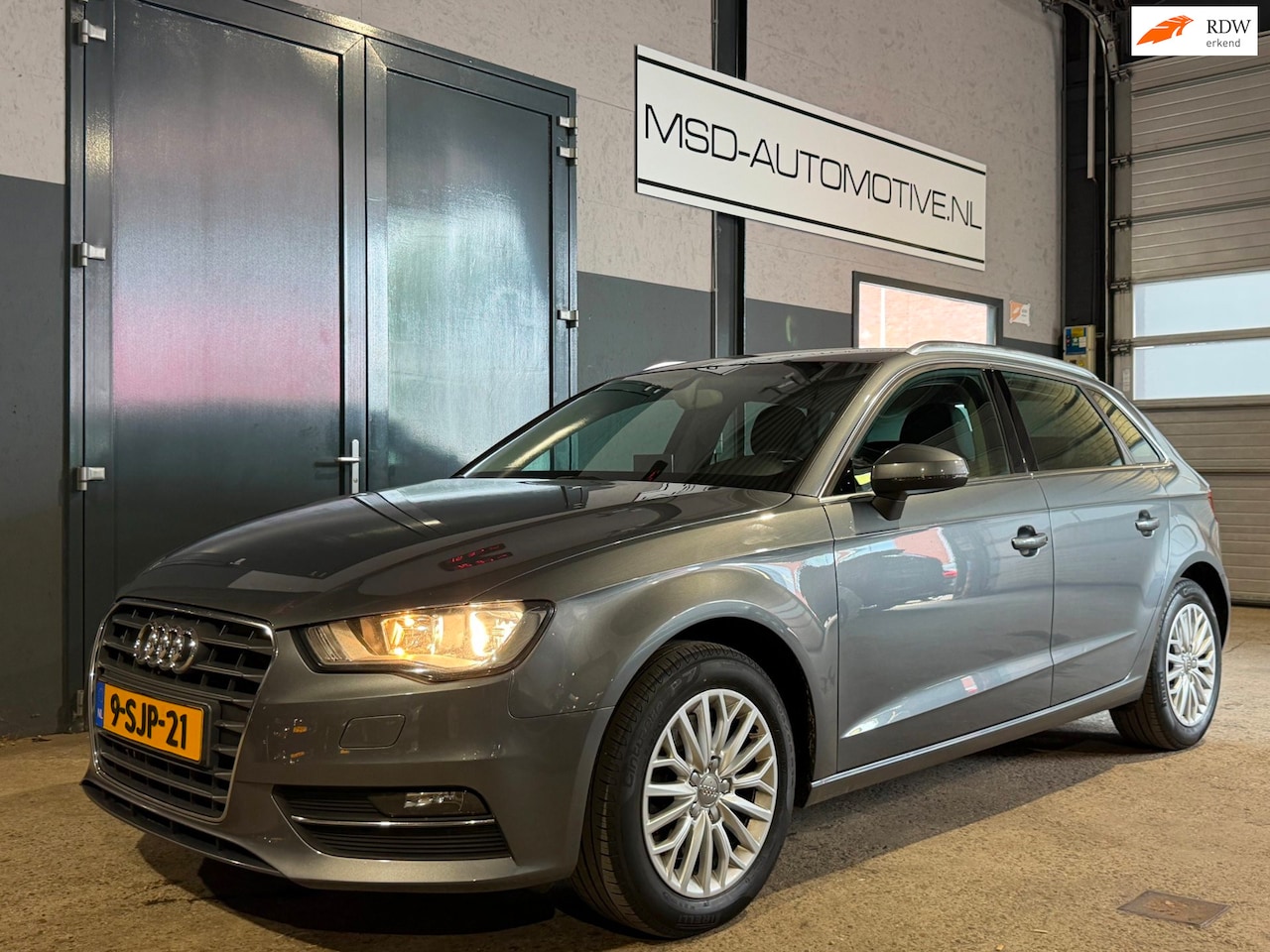 Audi A3 Sportback - 1.8 TFSI Ambiente Pro Line 179pk 2e Eigenaar NAP - AutoWereld.nl