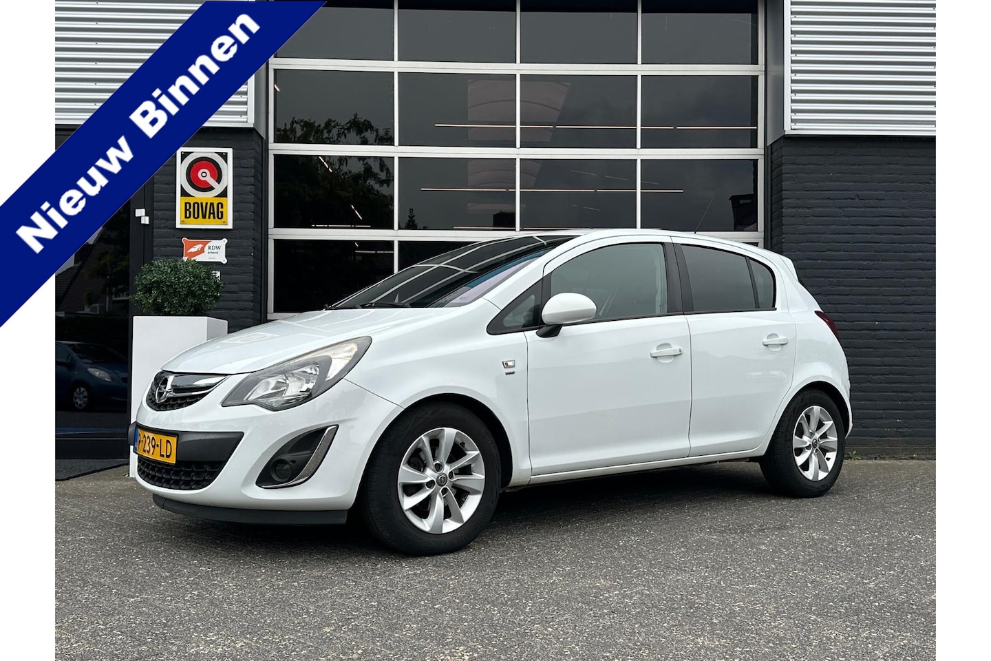 Opel Corsa - 1.2 EcoFlex, Airco, Cruise, Radio, Stuur/ Stoel Vwrm, APK - AutoWereld.nl