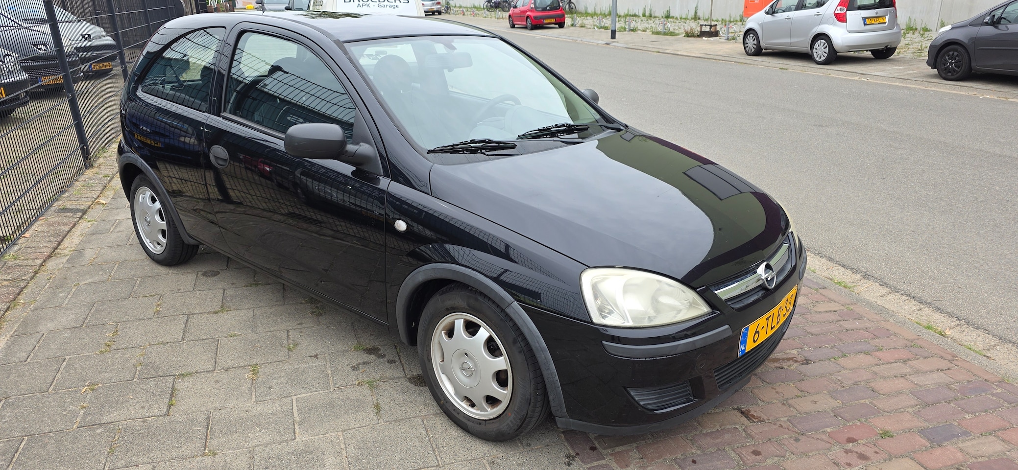 Opel Corsa - 1.0-12V Rhythm
