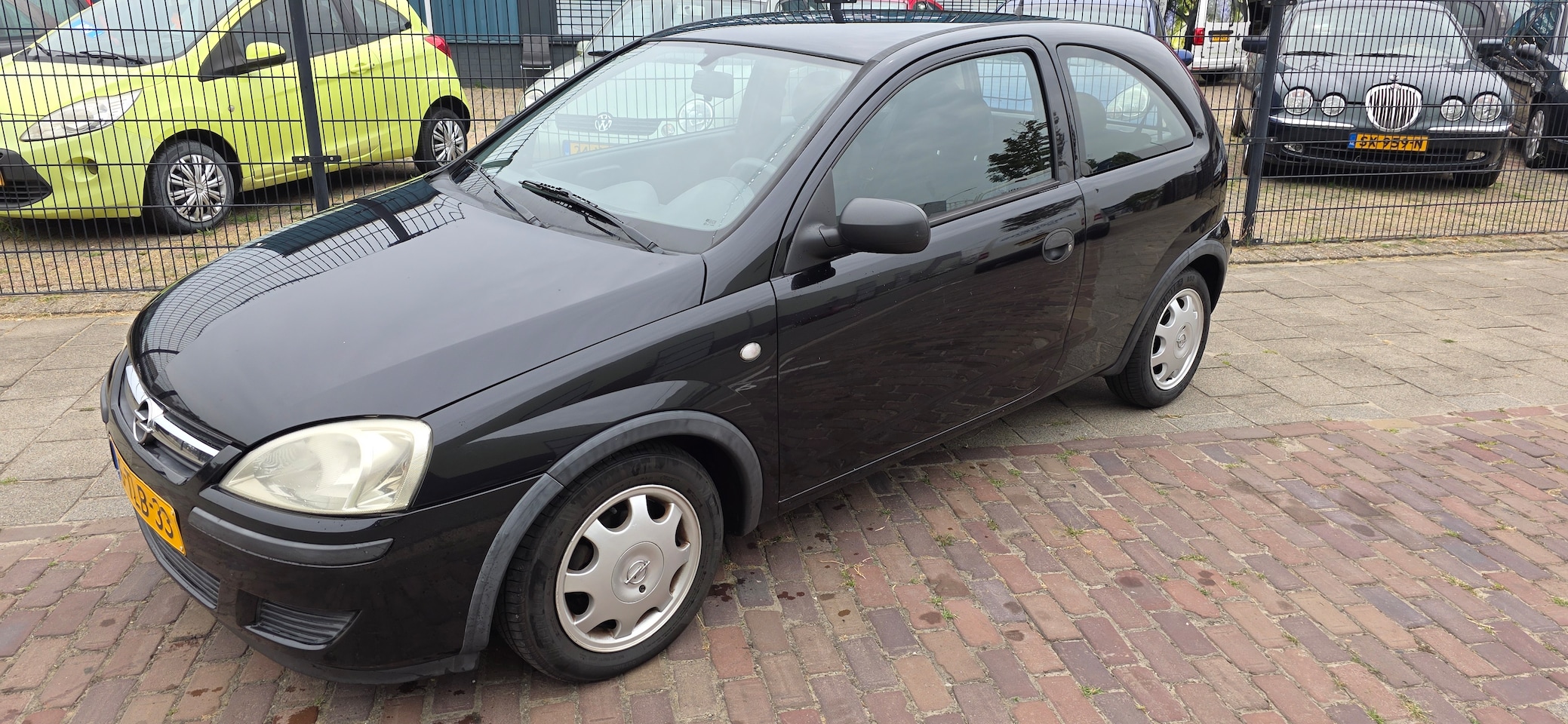 Opel Corsa - 1.0-12V Rhythm