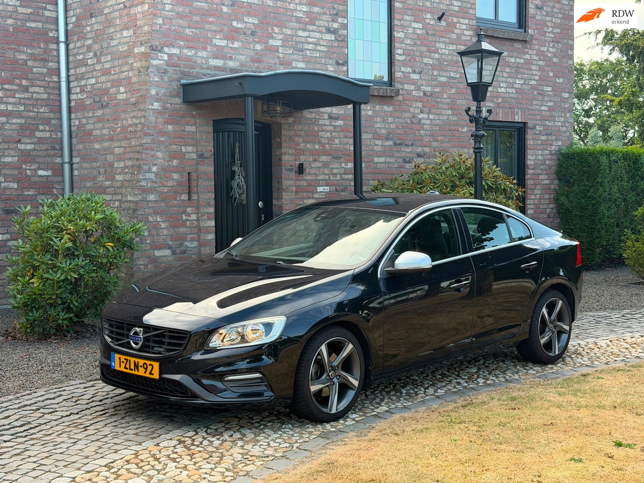 Volvo S60 - 1.6 T3 R-Design Automaat 92000km! - AutoWereld.nl