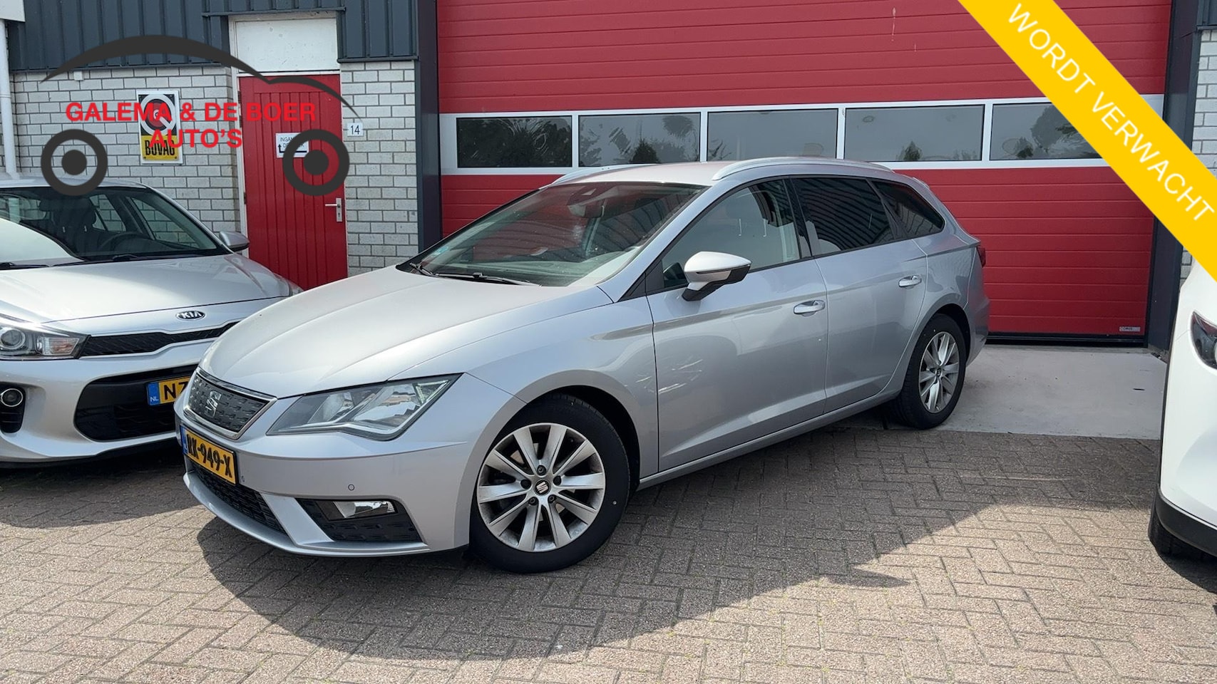 SEAT Leon ST - 1.0 EcoTSI Style Business Intense DRIEM VV / CARPLAY / KEYLESS / NAVI / CLIMA / PDC / BLUE - AutoWereld.nl