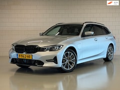 BMW 3-serie Touring - 330e High Executive Sportline Shadow | SPORTSTOELEN | LEDER | CARPLAY | VIRTUAL | CLIMATE
