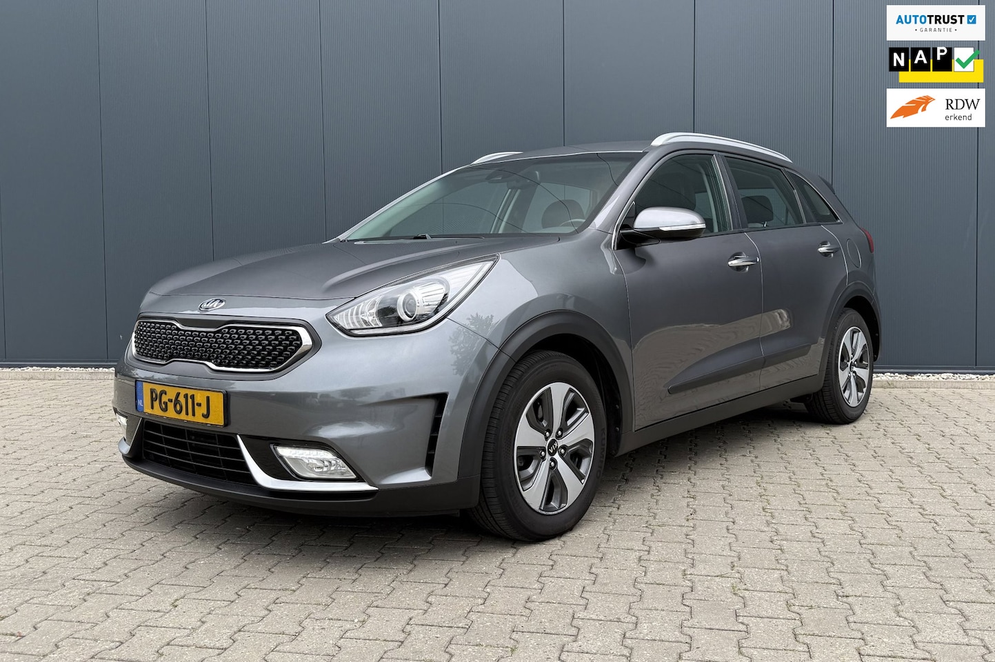 Kia Niro - 1.6 GDi Hybrid DynamicLine Airco Camera Cruise NAP - AutoWereld.nl
