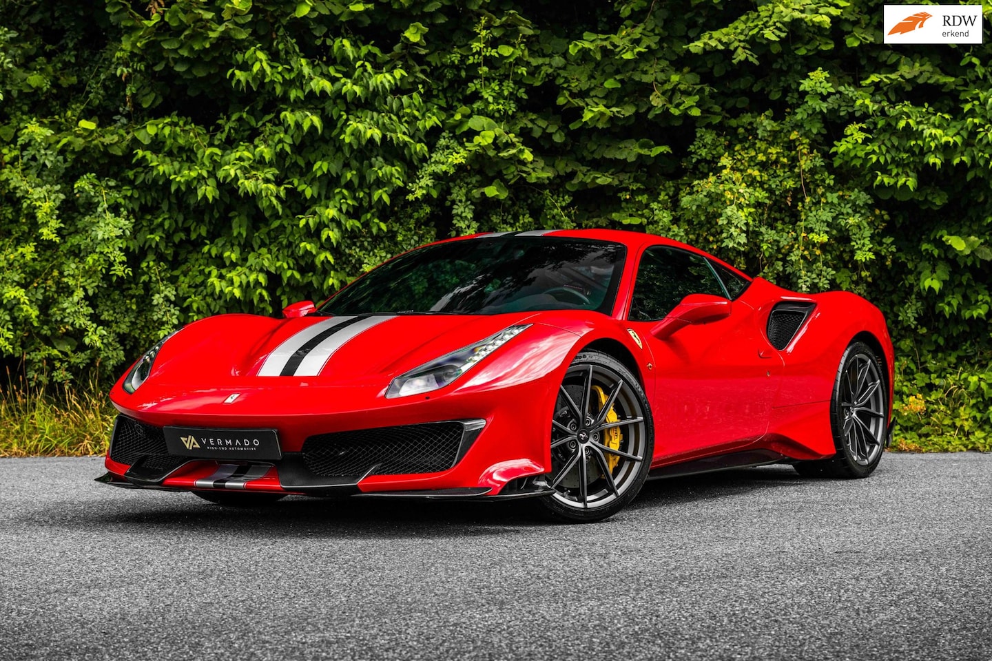 Ferrari 488 - Pista, Fabrieks Garantie, Carbon, Nose lift, Full PPF - AutoWereld.nl