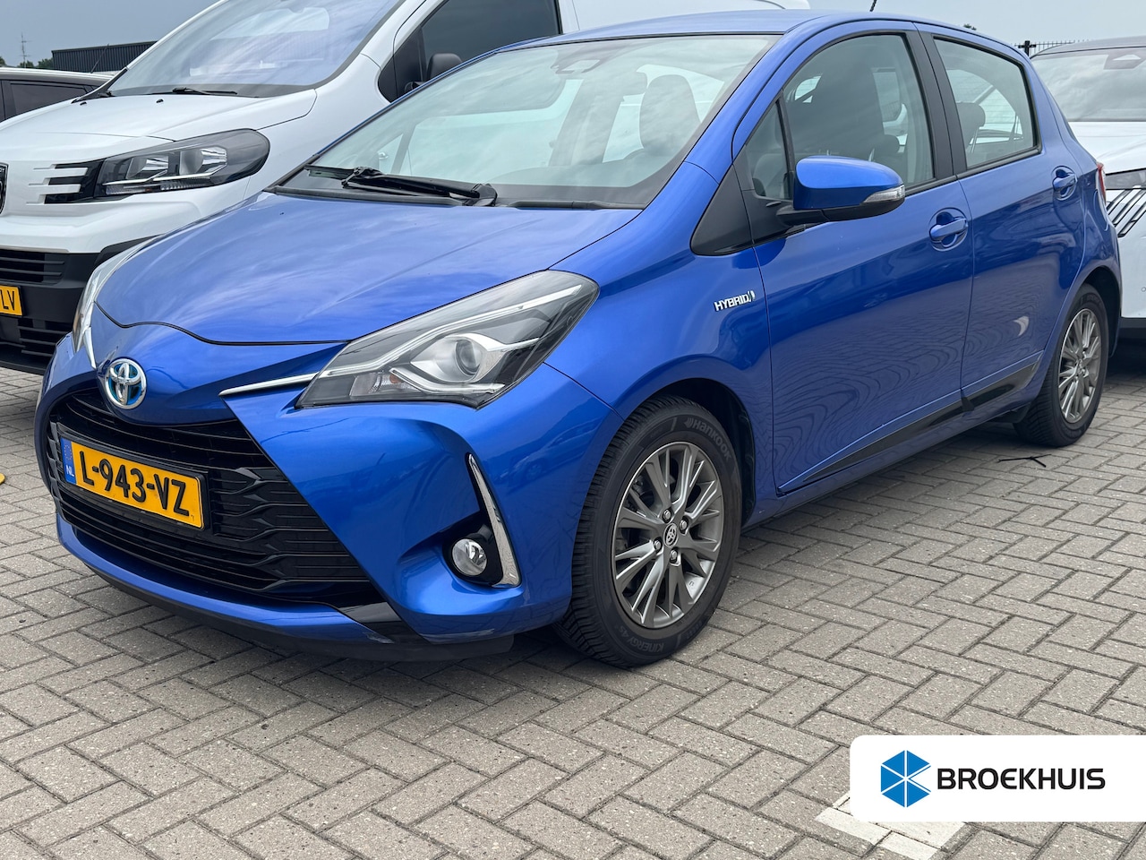 Toyota Yaris - 1.5 Hybrid Executive Automaat! | Camera | All Season Banden! | Navigatie | Cruise | Blueto - AutoWereld.nl