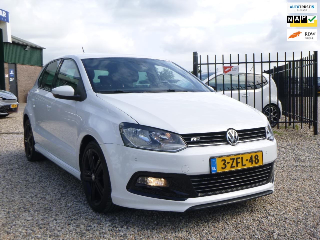 Volkswagen Polo - 1.2 TSI R-LINE 2X - AutoWereld.nl