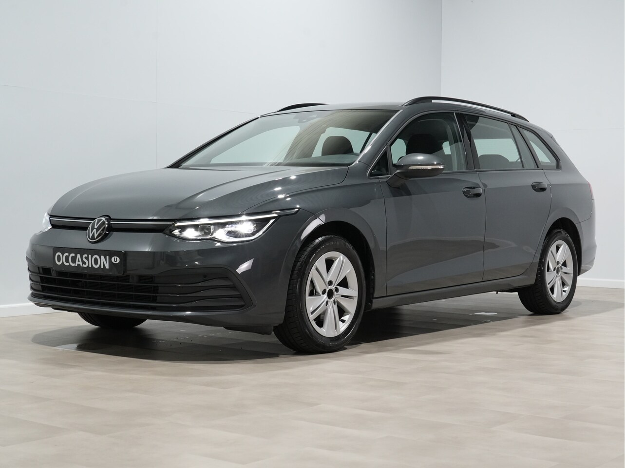 Volkswagen Golf Variant - 1.5 eTSI 130pk Life Business Premium / Trekhaak / Navigatie / Travel Assist / LED Plus - AutoWereld.nl