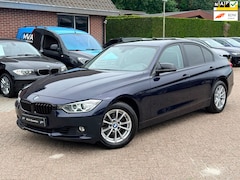 BMW 3-serie - 320i High Executive|Nieuwe Ketting|Trekhaak|Navigatie|Sport|Xenon|Cruise control|Airco