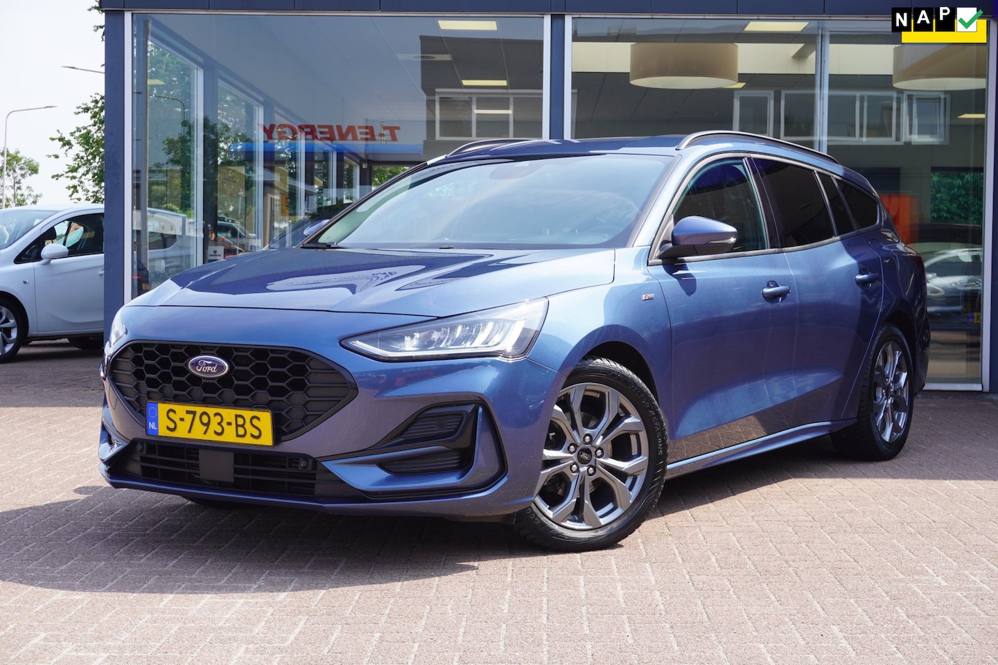 Ford Focus Wagon - 1.0 EcoBoost Hybrid ST Line Airco | Navigatie | Vol opties | Elek. Pakket | Inruil mogelij - AutoWereld.nl