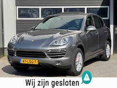 Porsche Cayenne - 3.0 S Hybrid Pano, Luchtvering, Led, Navi, Camera, NAP