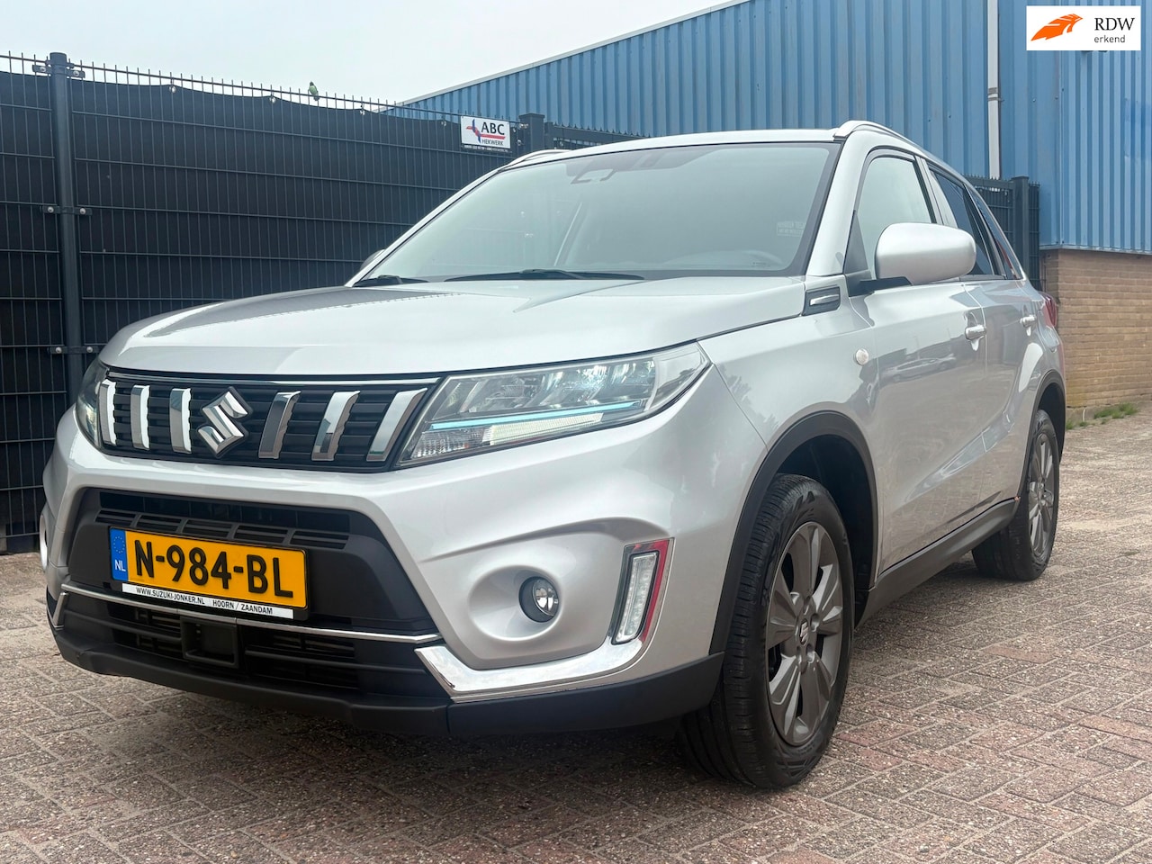 Suzuki Vitara - 1.4 Boosterjet Select Smart Hybrid | NAVI | CAMERA | ACC | TRKHAAK - AutoWereld.nl