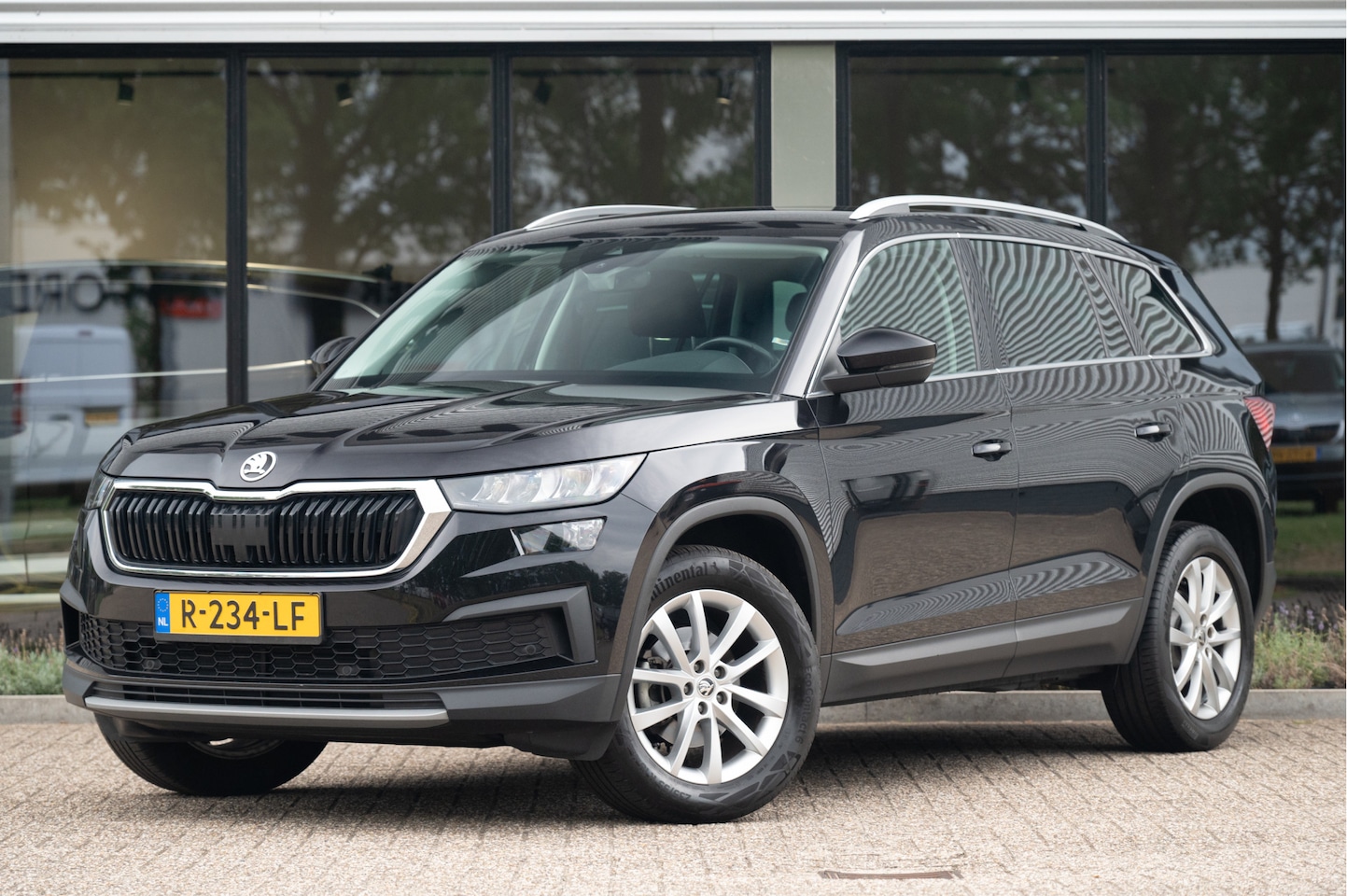 Skoda Kodiaq - 1.5 TSI Business Edition | ACC | Apple CarPlay | El. Trekhaak | Camera | Keyless | Stoelve - AutoWereld.nl