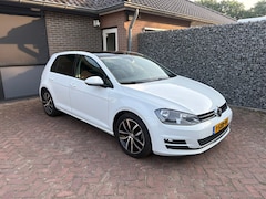 Volkswagen Golf - 1.4 TSI Highline panorama dak trekhaak
