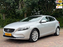 Volvo V40 - 1.5 T3 Momentum Automaat, Trekhaak, Navi, Parkeersensor, Xenon, Garantie