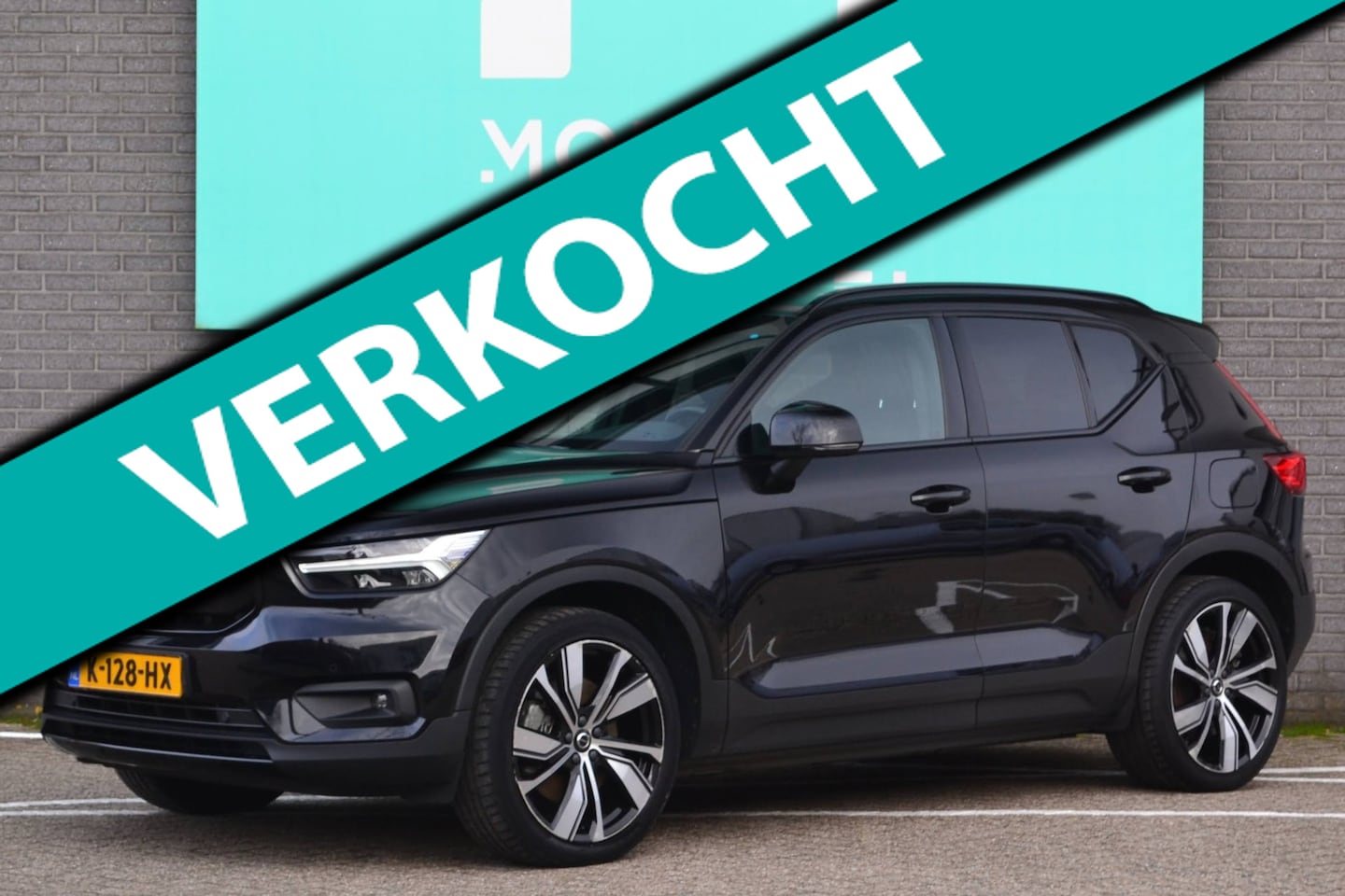 Volvo XC40 - Recharge P8 AWD R-Design SOH92% LED Trekhaak Cruise CarPlay Leder/ Alcan - AutoWereld.nl