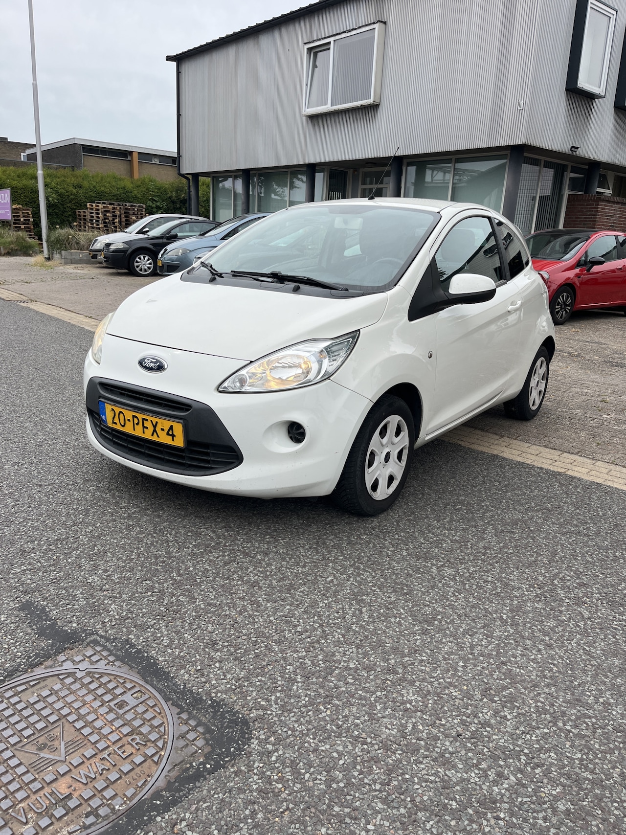 Ford Ka - 1.2 Comfort start/stop Airco. Super nette en ondanks de kilometer stand een perfect rijden - AutoWereld.nl