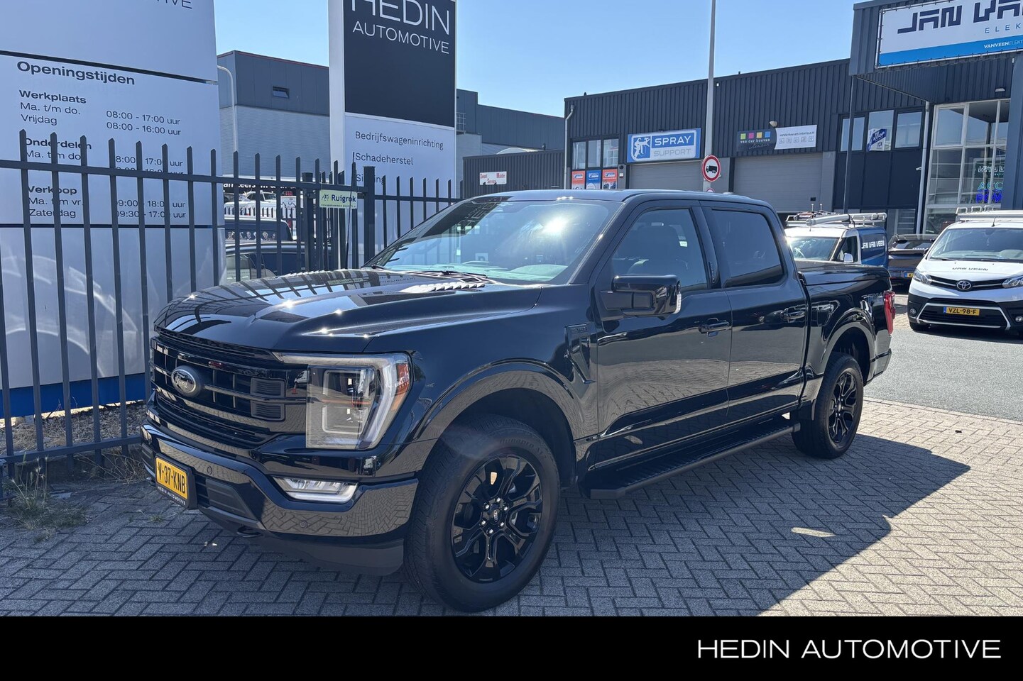 Ford F150 - USA F-150 5.0 V8 SuperCrew Lariat Black Edition | Incl. 122L onderbouw LPG - AutoWereld.nl