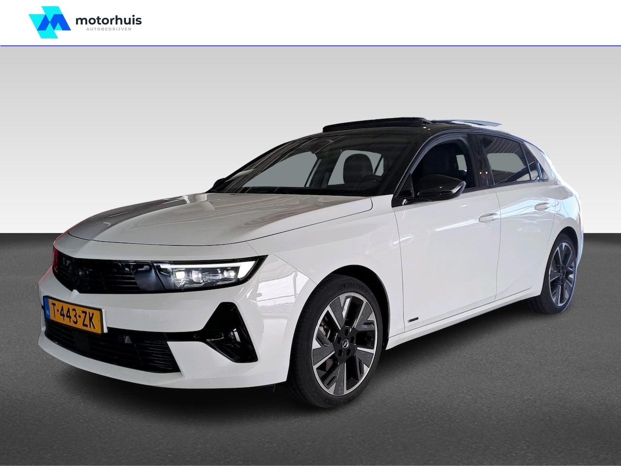 Opel Astra Electric - Ultimate | Achteruitrij assistent | Alcantara bekleding | Apple Carplay/Android Auto|telef - AutoWereld.nl