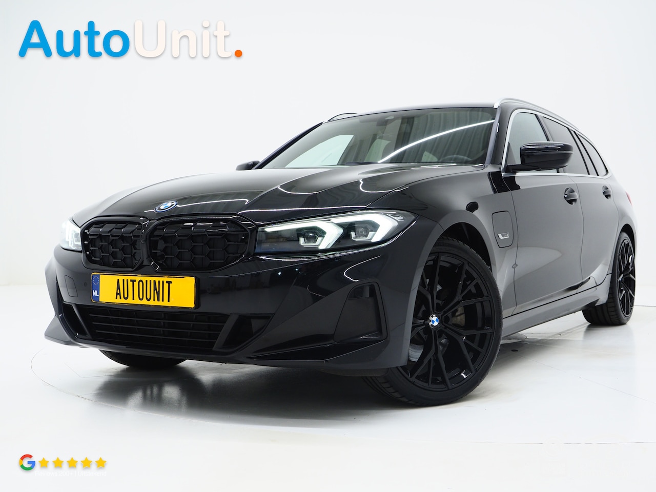 BMW 3-serie Touring - 320e LCI | Sportstoelen | Leder | Sfeerlicht | Dodehoek | Cruise | Stoelverwarming | Carpl - AutoWereld.nl