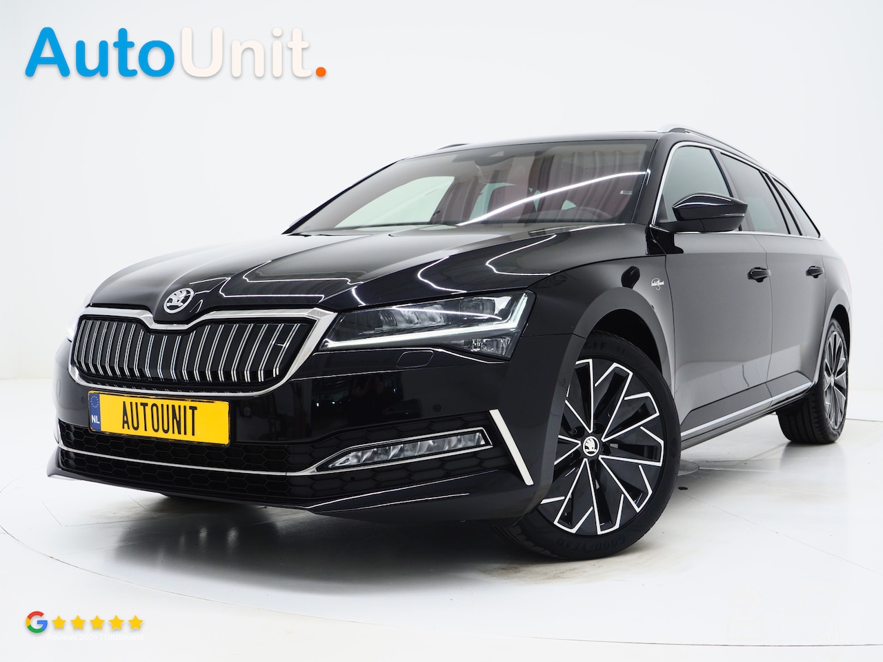 Skoda Superb Combi - 1.4 TSI iV Laurin & Klement | Panoramadak | Leder | Massage | Canton | Camera | Keyless | - AutoWereld.nl