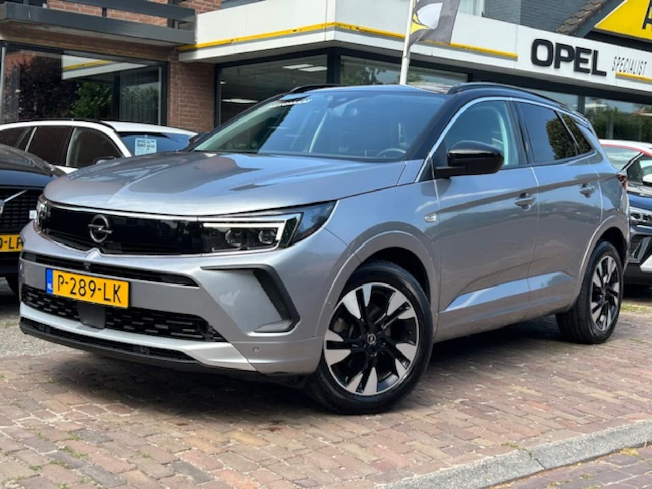 Opel Grandland - 1.2 Turbo 130PK Ultimate Automaat + 18"/ Navi/ Clima/ Ad.Cruise/ Full-LED/ Camera/ CarPlay - AutoWereld.nl