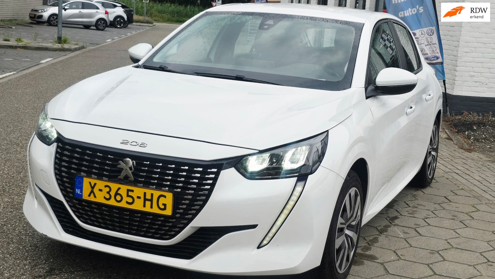 Peugeot 208 - 1.5 BlueHDi Blue Lease Active*1e eig*zeer nette auto*dis vv*nap*apk*airco ijs*rijd perfect - AutoWereld.nl