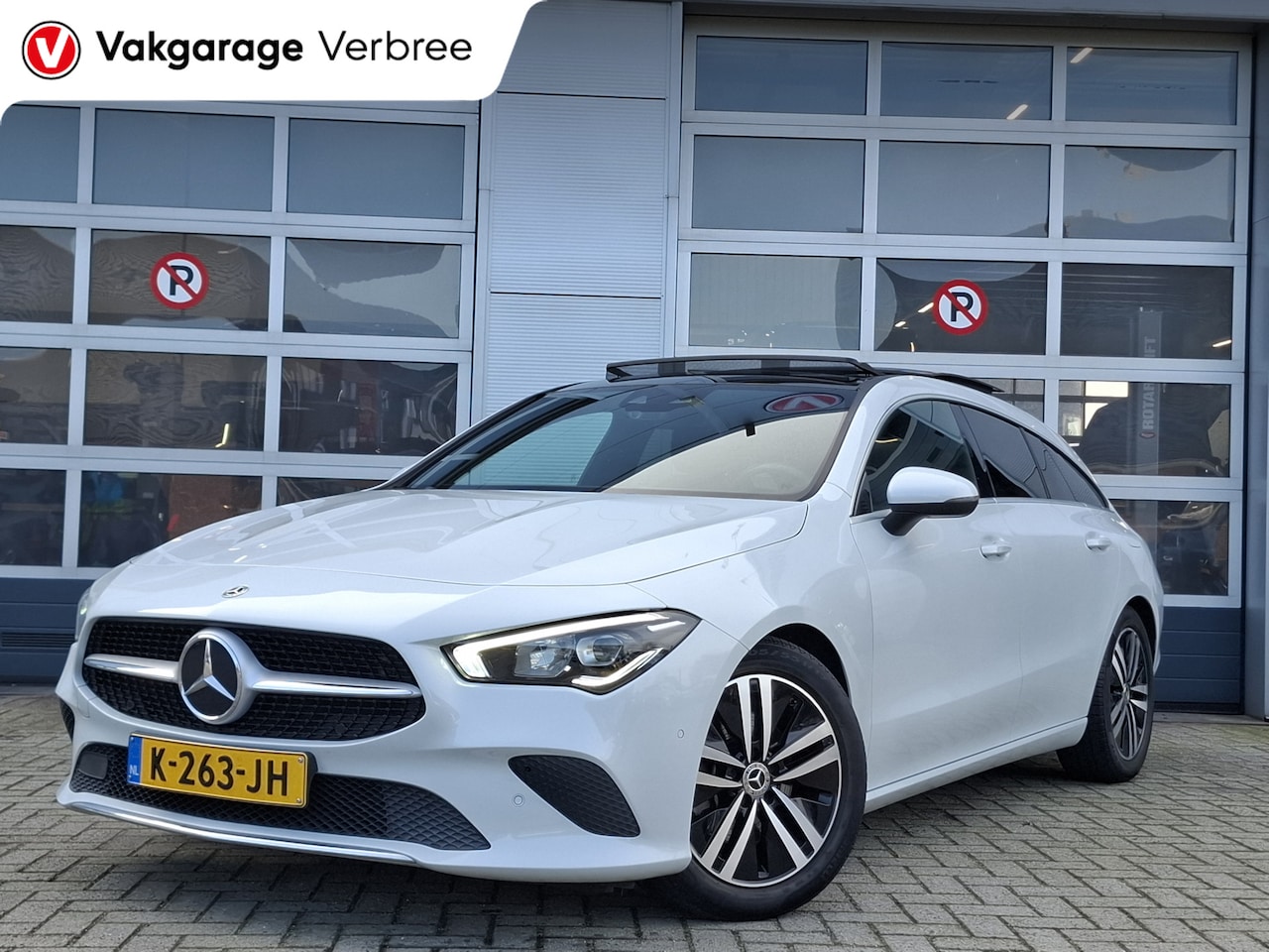 Mercedes-Benz CLA-klasse Shooting Brake - 200 Business Solution Luxury | Navigatie | LM Velgen 17" | Elektrisch Glazen Panoramadak | - AutoWereld.nl