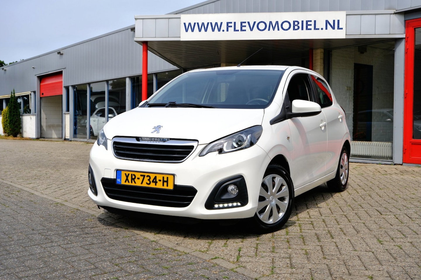 Peugeot 108 - 1.0 e-VTi Active TOP! 5-drs Airco|LED dagrij - AutoWereld.nl