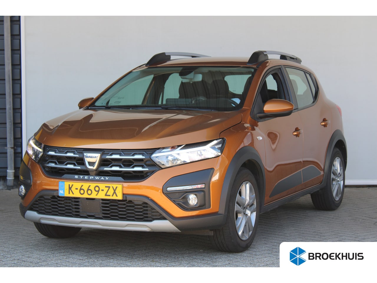 Dacia Sandero Stepway - 1.0 TCe 90 Comfort | Apple carplay | LED | Parkeersensoren | Trekhaak | - AutoWereld.nl