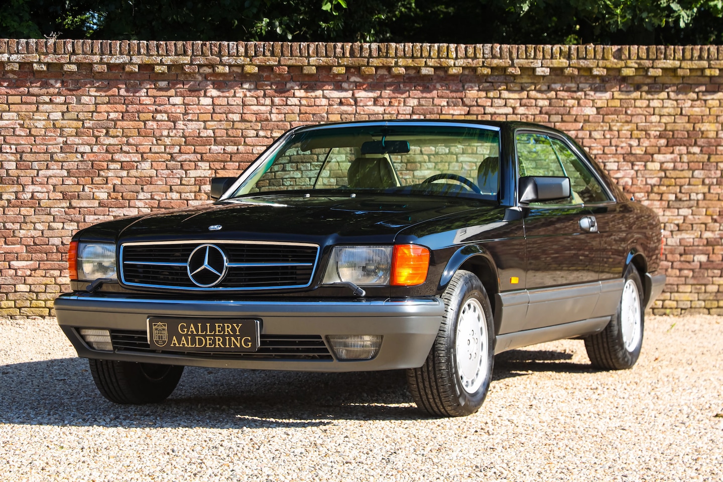 Mercedes-Benz 560 - SEC "Well documented" Definitely one of the better examples, "Well documented" - Complete - AutoWereld.nl