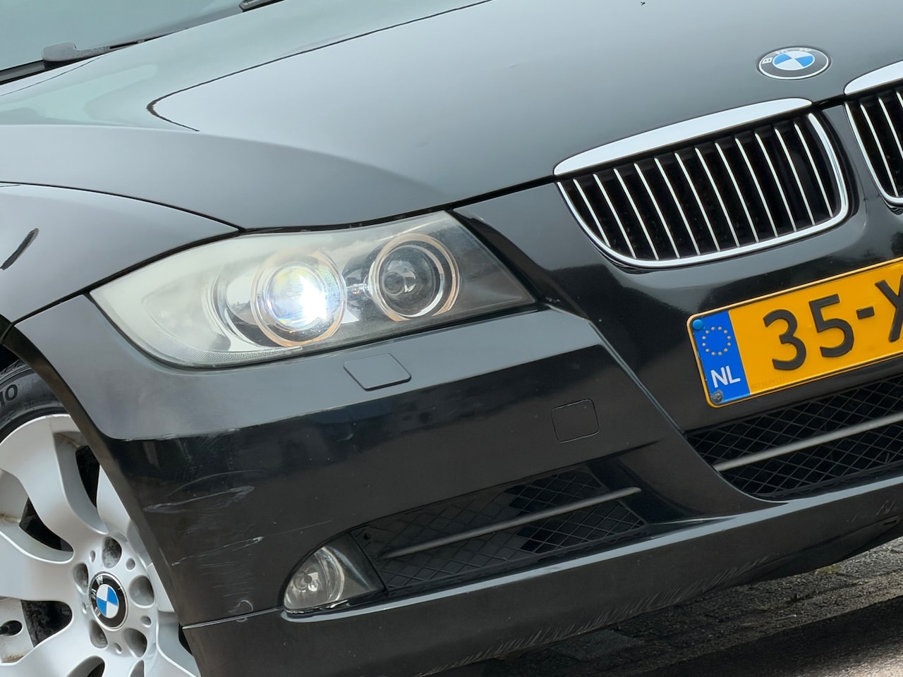 BMW 3-serie Touring - 325i High Executive | Black Sapphire Metallic | 6-Cilinder | Leder | Sportief & Keurig - AutoWereld.nl