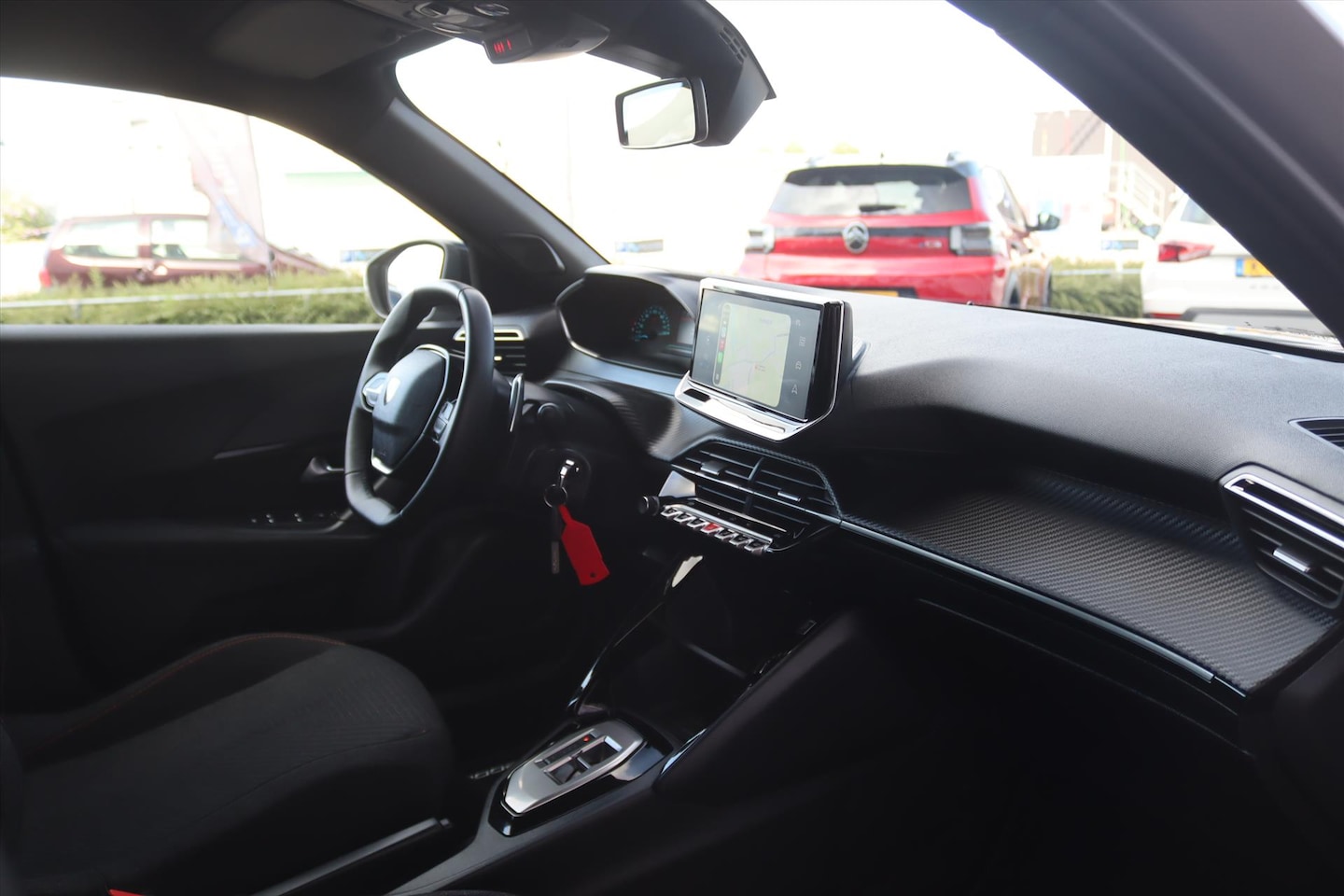 Peugeot 2008 - 1.2 HYBRID 145PK AUTOMAAT STYLE Navi Carplay | Led Koplampen | Dab | Clima | Cruise | Carp - AutoWereld.nl