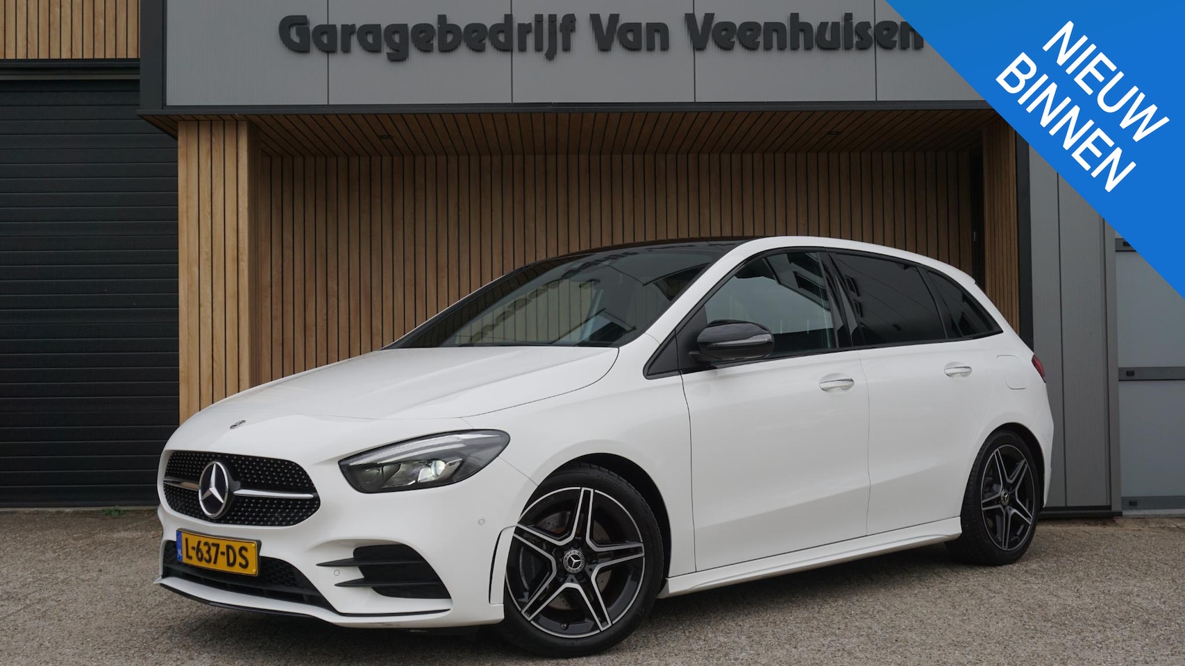 Mercedes-Benz B-klasse - 220 192pk AMG line Burmeister Widescreen pdc Led Keyless *85293km* Cruise 18 inch LM *NL a - AutoWereld.nl