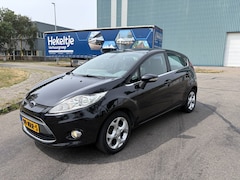 Ford Fiesta - 1.25i Titanium 5-Deurs 82 PK. Leuke en zeer fijn rijdende auto met goed onderhoud in het v